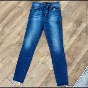 Blue high rise / ankle jeans